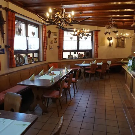 Zum Löwen *