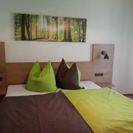 Zum Löwen Hotel *